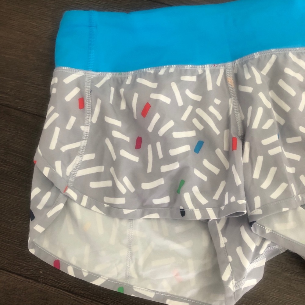 🍋 Lululemon Seawheeze Speed shorts Sz. 4 - Picture 3 of 6